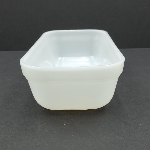 Fire King Oven Ware White Milk Glass Loaf Pan Casserole Refrigerator Dish - Picture 3 of 8